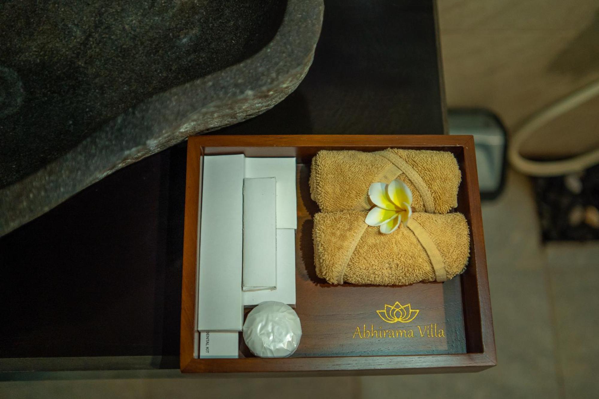 Abhirama Villas And Spa Ubud Exterior foto